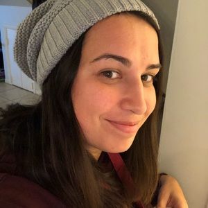 Meet your Posher, Camila